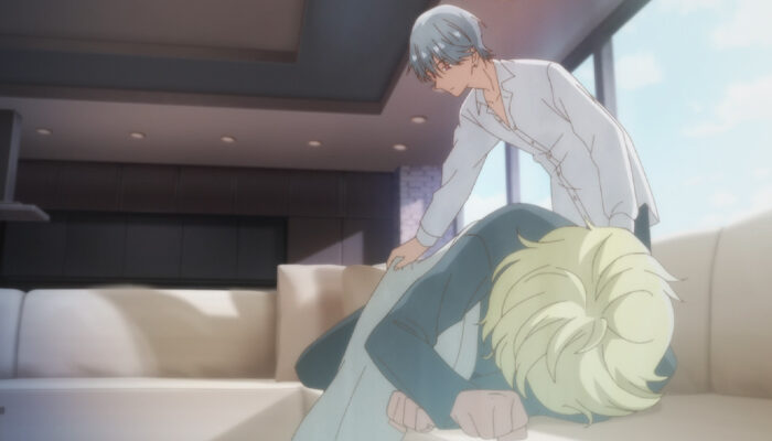 Toya covering Airu with a blanket in Anyway I'm Falling In Love With You